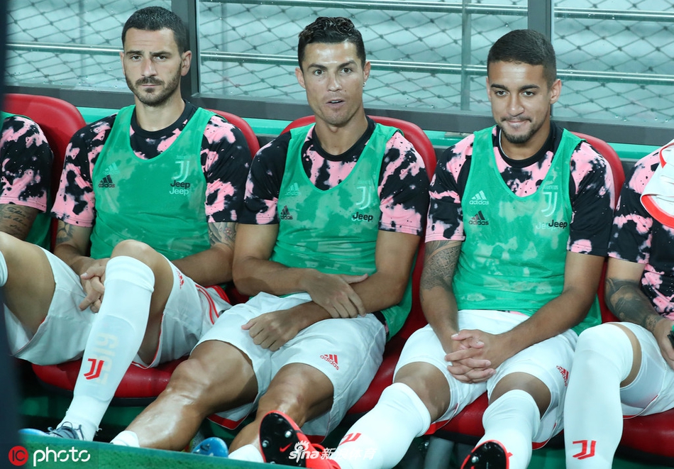 包含尤文图斯训练开放日，集结日篮板制胜引欢呼，全明星赛在即，数据趋势出现新变化的词条